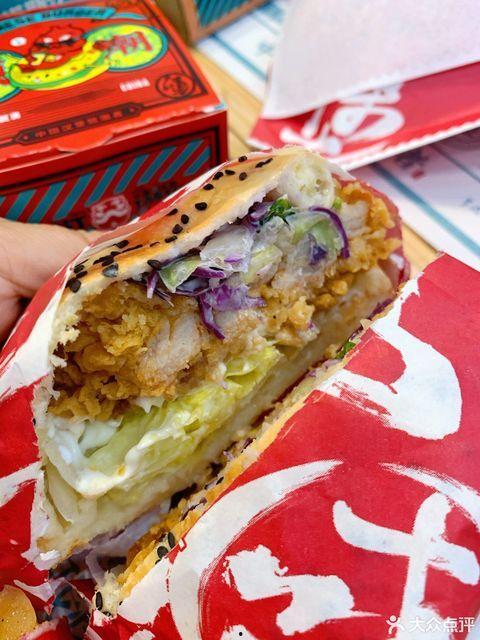 大学生爆料塔斯汀视频,揭秘校园美食新潮流  第1张